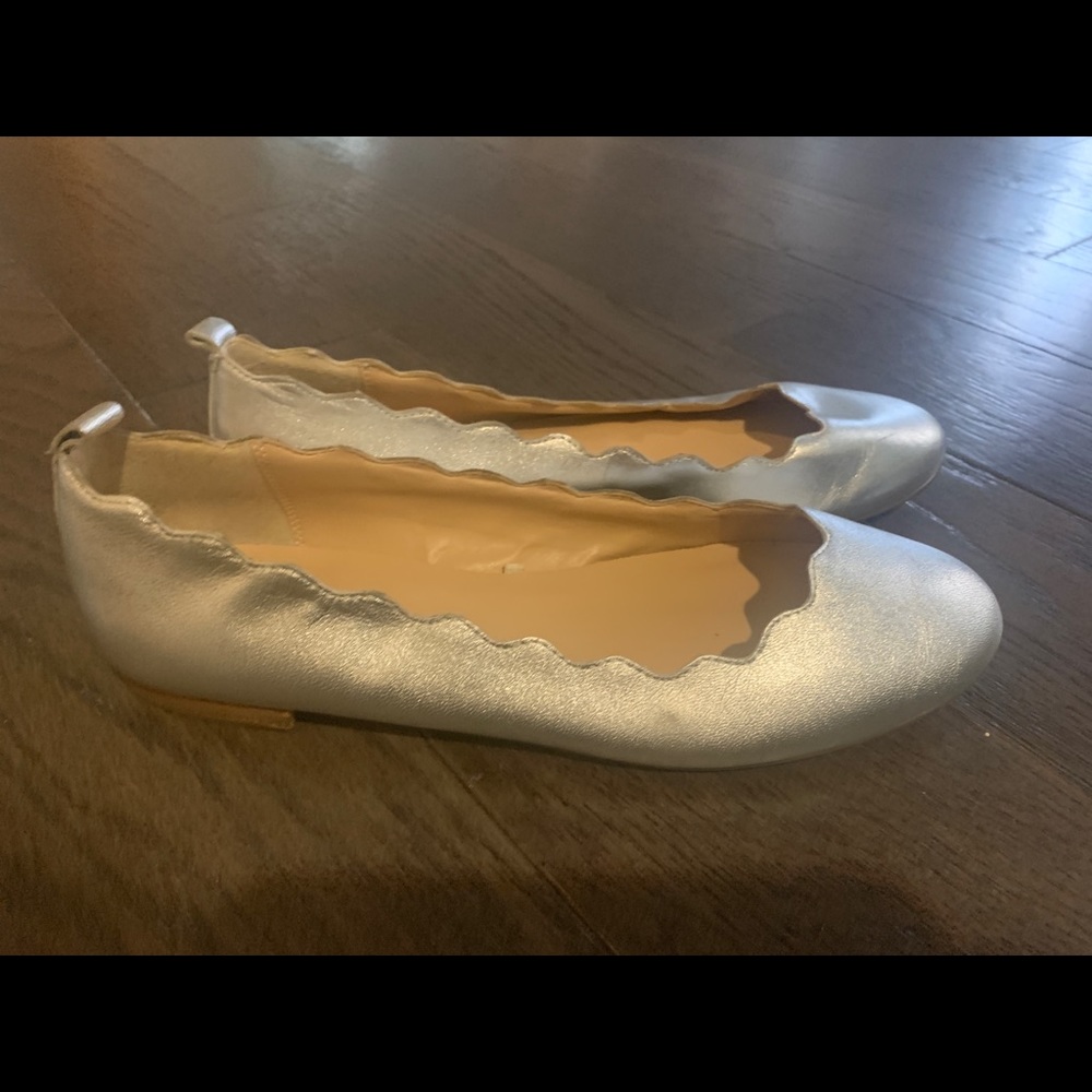 Chloe Lauren look-alike scalloped flats